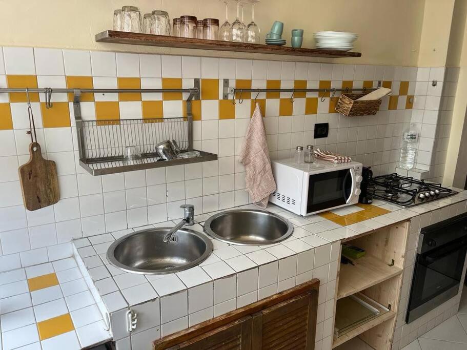 Appartamento In Centro A ليفورنو المظهر الخارجي الصورة